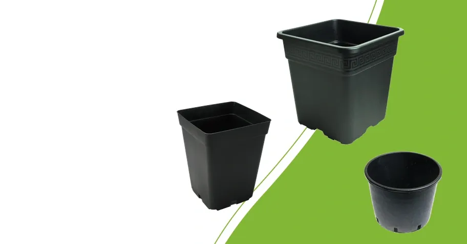Vierkante en ronde zwarte Fertraso-kweekpotten op de groene categorieachtergrond